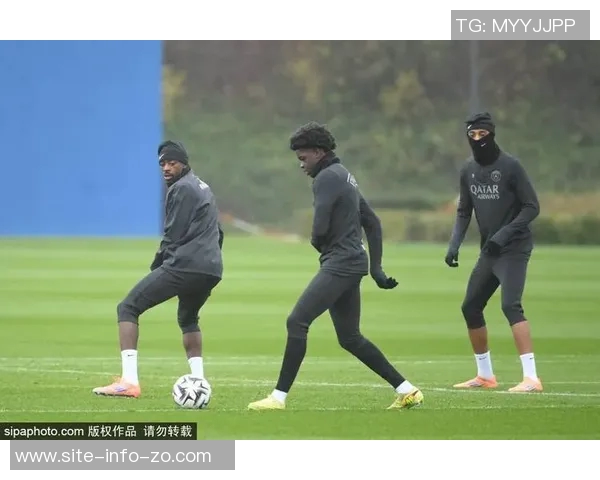 法媒称巴黎将与杜埃内维斯洽谈续约同时推进多名球员合同谈判